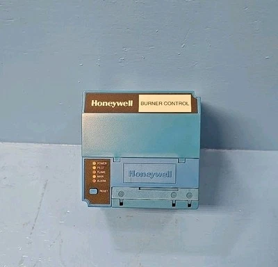Control de quemador Honeywell RM7890A1056 serie 7800/con amplificador de llama ultravioleta  Foto 1 de 4