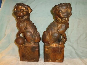 Antiguo par de perros foo orientales de metal fundido  - Imagen 1 de 6