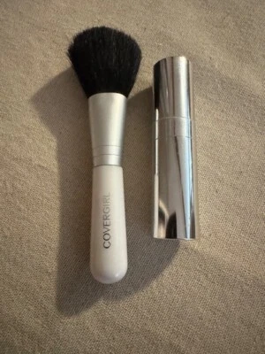 Two small makeup brushes excellent for purse and travel-Never used! - Image 1 of 2
