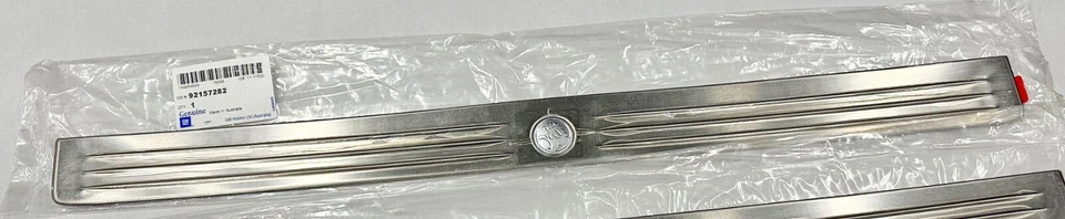 Nuevo de Lote Antiguo Pontiac GTO Holden Monaro VY VZ umbral de puerta placa de desgaste genuino OEM GM derecha R Foto 1 de 1