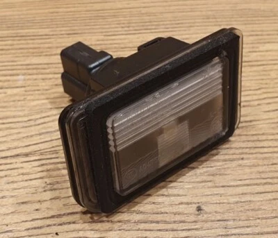 SUZUKI SWIFT 2011-2016 REAR NUMBER PLATE LAMP LIGHT BULB HOLDER 35910-68L0 - Image 1 of 4