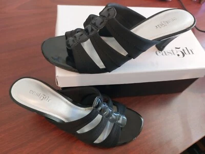 Sandalias East 5th Randi Talla 7M Negras Punta Abierta Tacón Bajo Foto 1 de 4