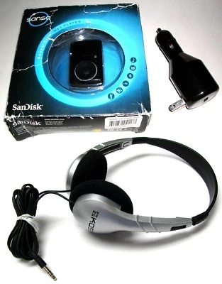 NEW SANSA SANDISK CLIP 1GB MP3 PLAYER FM RADIO VOICE RECORDER SDMX11R1024KA70 - Image 1 of 4