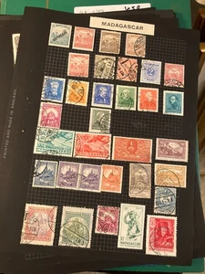 300 BRIEFMARKEN DER WELT AUF ALTEN ALBUMSEITEN UNSORTIERT/GEPRÜFT (SA1)5 - Bild 1 von 9