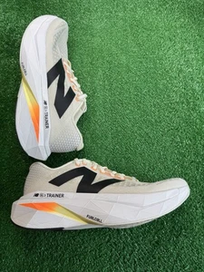 Scarpe da corsa New Balance Supercomp Trainer V3 da uomo taglia 11,5 "angora/mango" - Foto 1 di 18