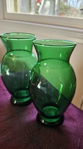 SET OF 2*BEAUTIFUL*Vintage Anchor Hocking Vibrant Forest Green Glass 6.5" Vases - Picture 1 of 20