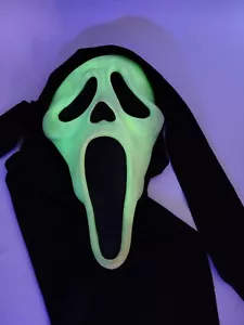 Máscara Ghostface Pascua Ilimitada Diversión Mundo Grito Brilla en la Oscuridad De Colección - Imagen 1 de 7