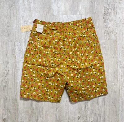 NOS Vintage 1960s Apple, Flower & Bee Print Side Zip High Waisted Shorts  - Image 1 of 4