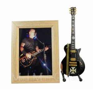 Miniature Guitar JAMES HETFIELD - IRON CROSS with stand + PHOTO 5X7 METALLICA - Picture 1 of 3