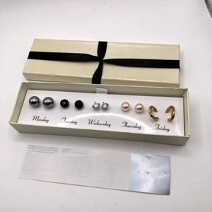 Avon stud earrings multi tone job lot weekly gift box vintage costume jewellery - Picture 1 of 14