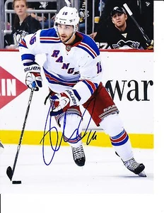 NEW YORK RANGERS DERICK BRASSARD SIGNED STICK HANDLING 8X10 - Picture 1 of 1