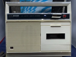 Hitachi TRQ-250 Cassette Boombox - Picture 1 of 20
