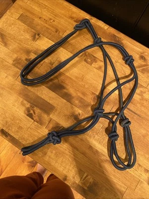 Cuerda halter de nailon azul marino tamaño caballo Foto 1 de 4