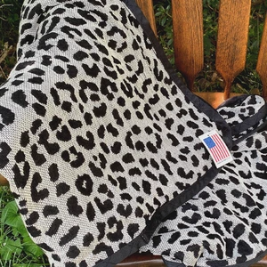 Made in USA Decorative Throw Blanket Cheetah Large Black Silver 52x72" NEW - Picture 1 of 5