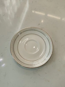 Noritake Fine Bone China 6 pollici Montvale Platinum piatto piattino nuovo senza etichette - Foto 1 di 2