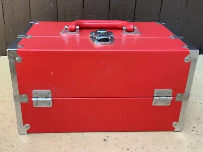 Red Cosmetic Case with Inside Shelves and Case Handle Vintage Large Pre-Owned - Image 1 of 4