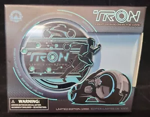 2023 TRON Lightcycle Run Light Up & Glow in the Dark großer Pin LE 1000 - Disney - Bild 1 von 7