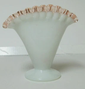 Fenton Rose Crest Fan Vase Pink & White Ruffles - Picture 1 of 2