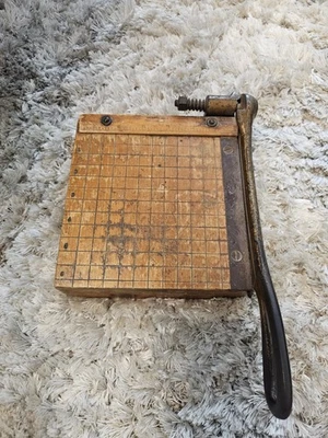 Vintage años 50 INGENTO Nº 1 cortador de papel de madera de arce mango de hierro fundido Foto 1 de 4