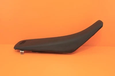 YZ250 YZ 250 2002 02-14 OEM Asiento principal Sillín Cubierta Espuma Pan Soportes Foto 1 de 4