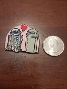 Star Wars R2D2 Trash Can Love Enamel Pin Exclusive - Picture 1 of 1