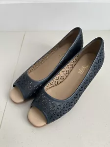 EASY STEPS “Raine” Leather Low Wedge in Navy Sz 10C BNWOB - Picture 1 of 9