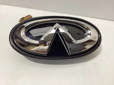 FIT'S INF Q50 FRONT GRILL EMBLEM LED 2018-2024 F2890-6HA0A - Image 1 of 4