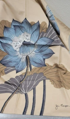 Bufanda de seda tailandesa vintage Jim Thompson característica flor de loto 34" cuadrado Foto 1 de 4