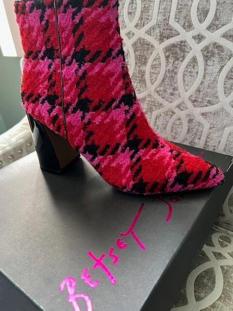 Bota para mujer Betsey Johnson Jackyy - fucsia/pata de gallo a cuadros nueva en caja talla 10 Foto 1 de 4