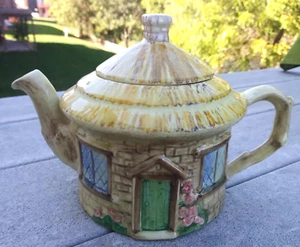 STAFFORDSHIRE Crown Winsor England Croft Cottage Teapot Hand Painted Vintage - Picture 1 of 4