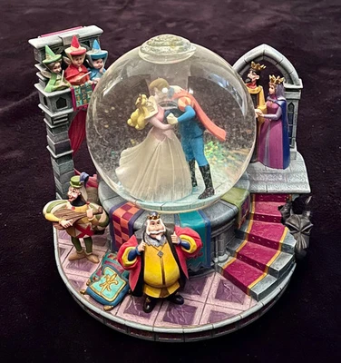 Enorme lote raro de la Bella Durmiente Aurora Disney caja de música muñecas de pueblo globos ¡mira! Foto 1 de 4