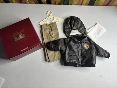 American Girl Outfit Molly Aviator 完整 Khakis 夹克头盔 围巾 全新 全新带盒 — 第 1/4 张图片