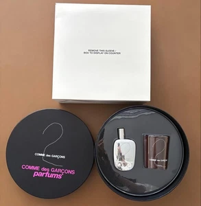 COMME des GARCONS 2 Eau de Toilette 50ml / 1.7 floz & Candle 150g/5.3oz Gift Set - Picture 1 of 24