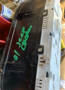 2001 JEEP GRAND CHEROKEE SPEEDOMETER GAUGE INSTRUMENT TACHOMETER CLUSTER - Picture 1 of 2