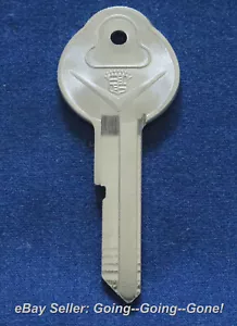 CADILLAC V CREST ORIGNAL KEY BLANKS TRUNKS & GLOVE BOXES 1968 B43D O1098D NOS - Foto 1 di 6