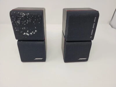 Dos altavoces Bose Red Line Double Cube Satellite Lifestyle/Acoustimass - negros Foto 1 de 4