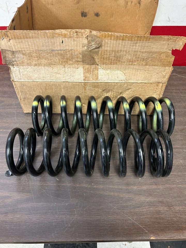 Muelles helicoidales delanteros GM OLDSMOBILE BUICK AÑOS 50 Y 60 NOS MOOG CS578 325 Foto 1 de 2