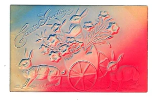 Postal de Pascua de principios de 1900 conejos con aerógrafo y carro de huevos en relieve - Imagen 1 de 2
