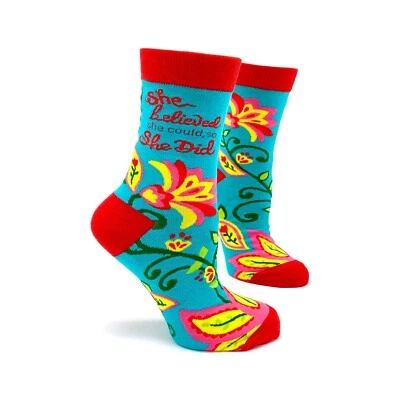 Calcetines para mujer Fabdaz ella creyó que podía, así que lo hizo Foto 1 de 4