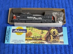 Athearn 4906 HO Southern Pacific C44-9W Powered Diesel Locomotive #8125 - Picture 1 of 6