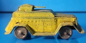 SB1a: TIn Plate Penny Toy Armored Car w/ Turret 4 Inches - Circa 1940s - Picture 1 of 5