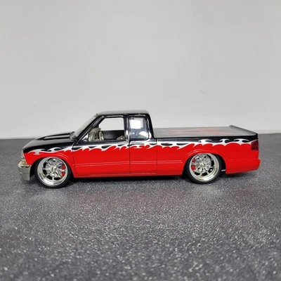 1/24 1 Badd Ride Chevy S10 Diecast Truckin Series (solo 1 espejo retrovisor) Foto 1 de 4