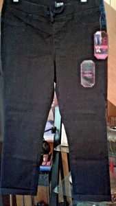 NO-Boundaries Stretch Mid Rise Skinny Fit Skinny Crop Black Sz. 7/9 NEW - Picture 1 of 5