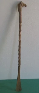 Reitsport Pferdekopf Schuhlöffel groß hart braun Kunststoff 20 3/4" lang Vintage - Bild 1 von 8