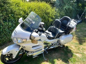 honda gl1800 goldwing - Picture 1 of 7