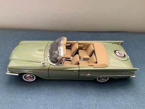 MODELLINO AUTO DIECAST CHRYSLER 300F 1960 VERDE MODELLISMO SCALA 1:18 - Foto 1 di 5