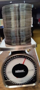 Lot of 100 cds(no cases) for arts and crafts and movie props.  Shipping included - Imagen 1 de 3