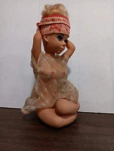 Vintage Novelty Transistor Radio Sexy Girl For Parts And Repair - Picture 1 of 4