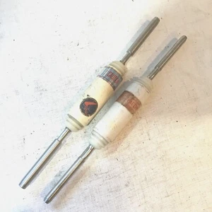 7/32" BACK STAY RADIO ANTENNA INSULATOR.  ONE INSULATOR ONLY - Picture 1 of 3