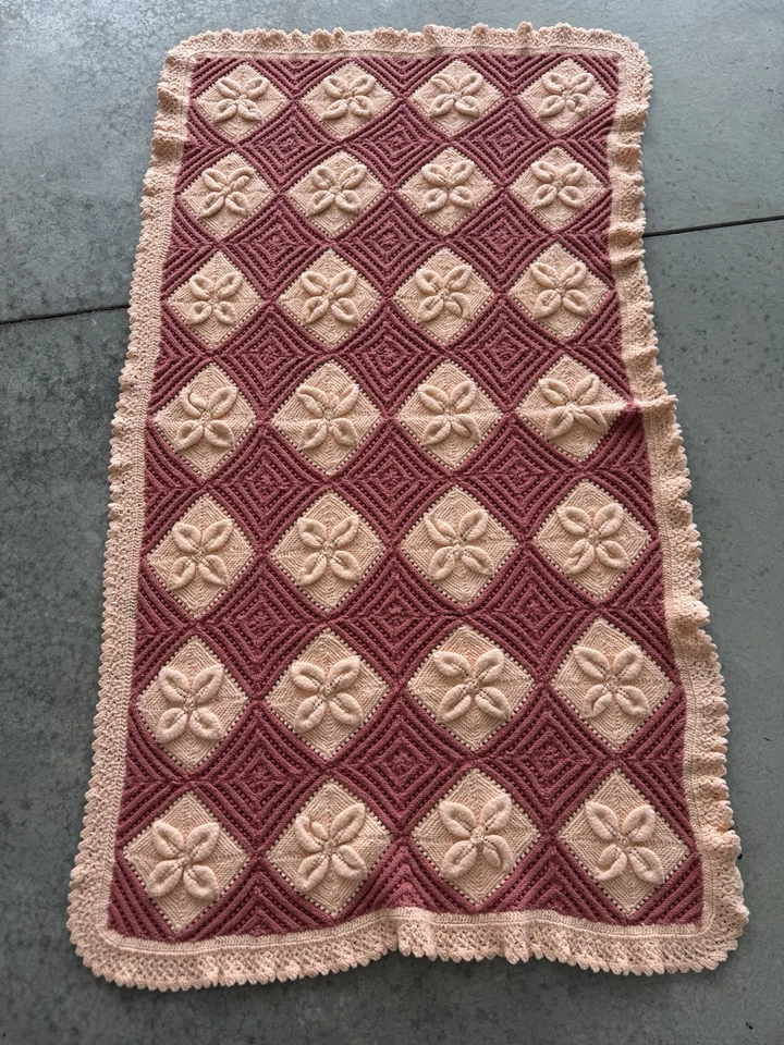 Manta floral 3D vintage tejida a mano ganchillo abuela rosa melocotón afgano 65/40 Foto 1 de 4